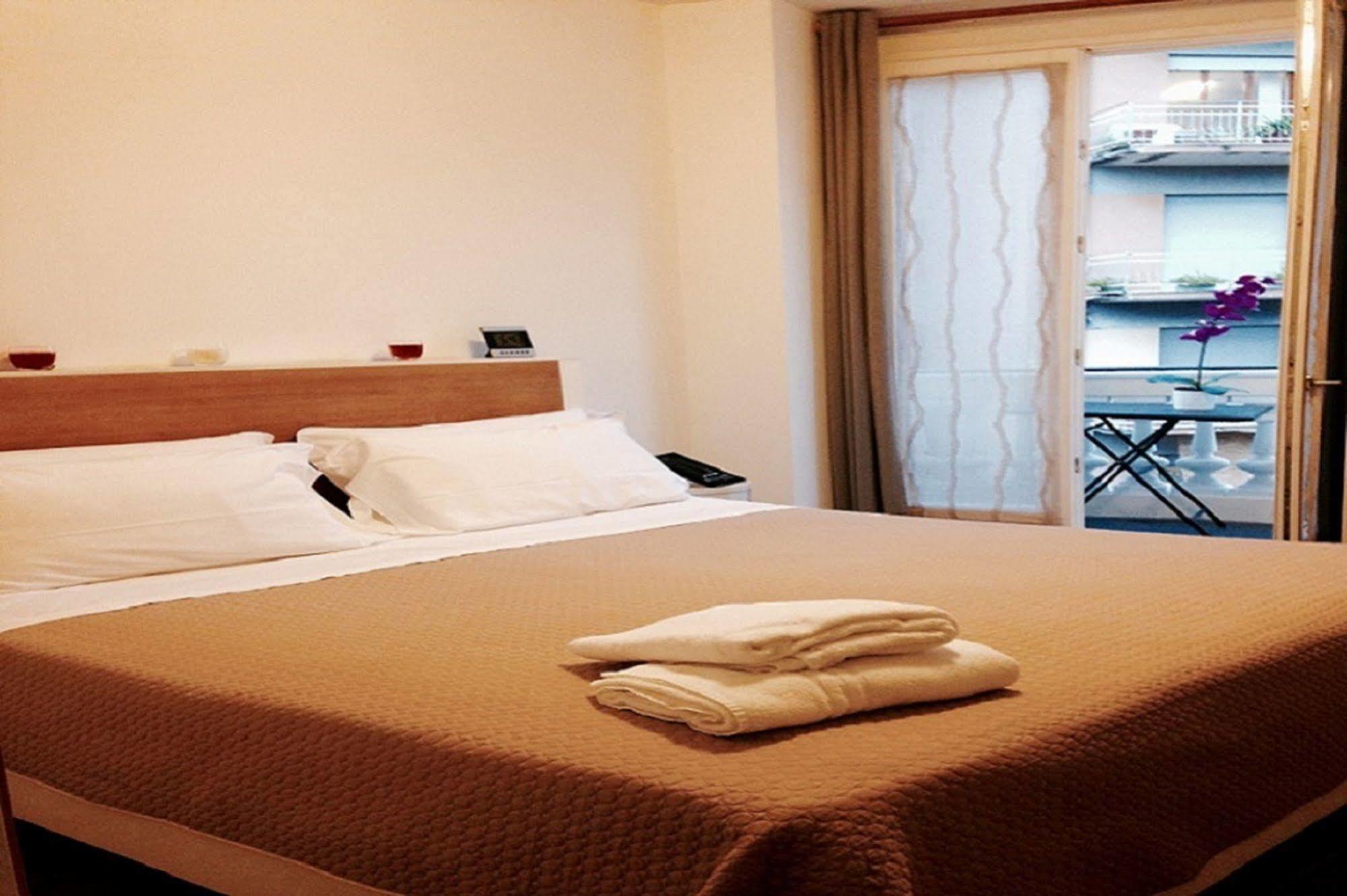 Agora Apartments ซอร์เรนโต ภายนอก รูปภาพ